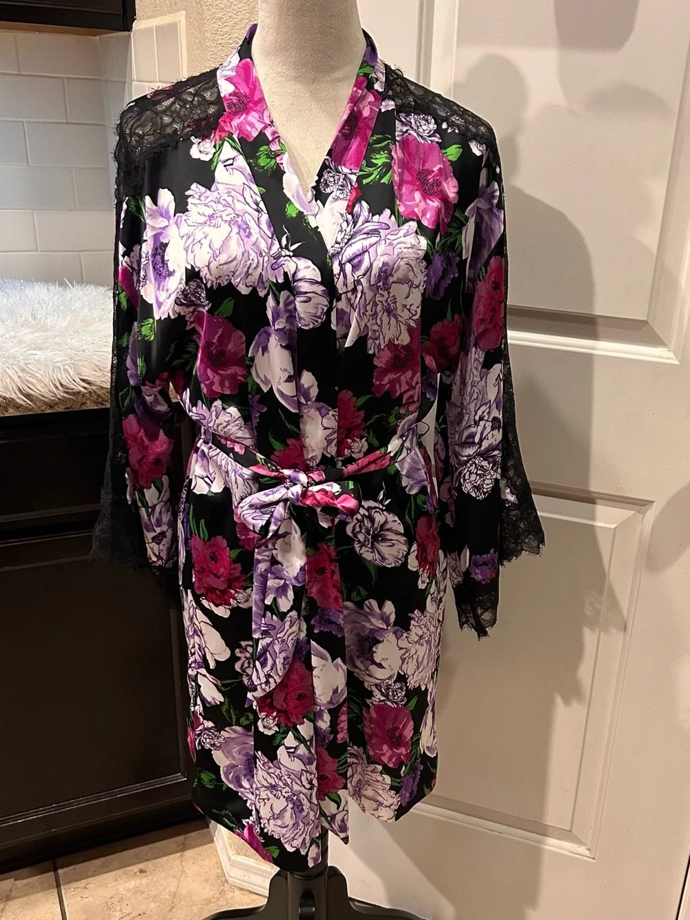 Victoria’s Secret Satin Robe Purple Floral Lace Luxurious